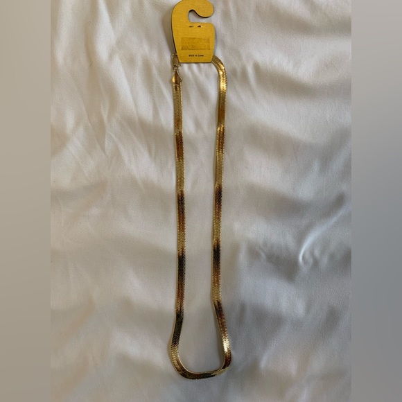 30” woman’s golden color necklace - Picture 3 of 7